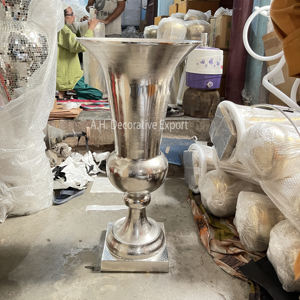 Vase en aluminium pour centre de table de mariage, vase et jardinière en aluminium très vendus pour les décorations florales, vases en métal pour table - Product Image 1