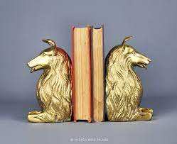 Lot de 2 ces serre-livres décoratifs présentent des sculptures de cerfs Silver Antler Deer Bookends. avec des bois proéminents conçus - Product Image 6