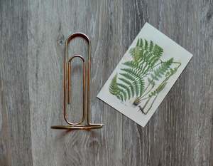 Porte-cartes de conception merveilleuse Organisateur de bureau élégant et décoration de table Support de carte parfait pour les bureaux et les fournitures de maison - Product Image 2