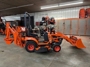Tracteur de jardin Kubota 45HP 4x4 avec chargeur frontal et pelle arrière, tracteur multifonctionnel sur roues - Product Image 1