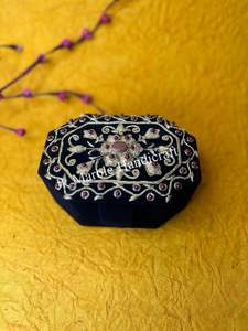 Magnifique boîte de rangement pour bijoux en tissu brodé Shanell, fabrication artisanale, prix de gros, pièce royale - Product Image 4