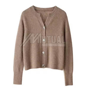 Suéter de invierno de talla grande para mujer Cierre de botones Suéter de mujer suave informal para la mejor venta - Product Image 1