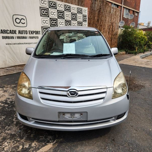 Motor fiable usado To-yota Spacio, suspensión bien mantenida e Interior cómodo para uso familiar - Product Image 5