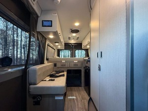 Nuevas Caravanas de Viaje T-h-o-r S-c-o-p-e S-p-o-r-t 18ZS 2026 para un Viaje en RV Cómodo y Conveniente, en Venta - Product Image 2