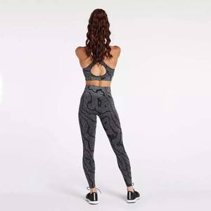 Pantalones de Yoga personalizados para mujer, ropa de gimnasio de camuflaje de cintura alta, mallas de LICRA de poliéster para entrenamiento - Product Image 4
