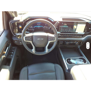 Chevrolet Silverado 3500HD LT 2024, Cabina Doble, Tracción en las Cuatro Ruedas, Volante a la Izquierda, Asientos de Cuero Oscuro, Neumáticos R19, Techo Solar Automático, 5 Bolsas de Aire, Halógeno - Product Image 6