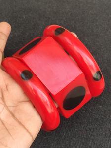 Haute qualité Vintage Bracelet en forme de C nouvelle résine noir blanc mode Bracelet Direct usine en gros pour les femmes bijoux - Product Image 2