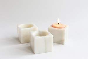 เชิงเทียนหินอ่อนที่ตั้งเชิงเทียนหินประติมากรรมที่ทันสมัยตกแต่งบ้านที่สง่างามแบบมินิมอลตกแต่งบ้านโต๊ะทำด้วยมือเน้นตรงกลาง - Product Image 3