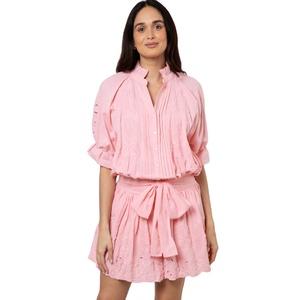 Vestido Elegante Bohemio de Diseñador de Moda 2026, Corto, con Bordado Discreto, Manga Corta y Cuello en V - Product Image 1