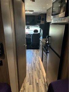 PROVEEDOR DE Autocaravanas Usadas DY NAMAX REV 24TB CLASE B+ 2018 en Venta - Product Image 3