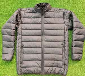 Blouson matelassé vintage en laine personnalisable avec logo brodé, capuche et motif patchwork 3D, service ODM/OEM disponible, taille XS pour l'hiver - Product Image 3