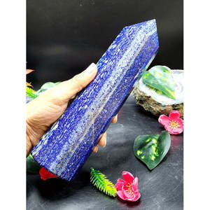 Grande pierre de Lapis Lazuli à 6 faces, pointe/bâton/tour - sculptures faites à la main - énergie/chakra/reiki - 10 pouces (25 cm) de hauteur et 1,69 kg (3,72 lb) - Product Image 1