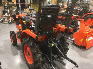 Meilleur tracteur de jardin diesel Kubota 2025 pour B1121 D 4x4 avec boîte de vitesses pour labourer de petits terrains, couper l'herbe et transporter des charges - Product Image 5