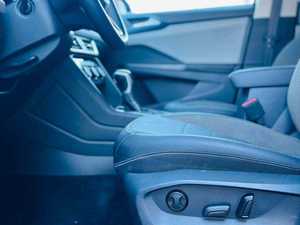 COOL USED 2024 Ultra-Luxury SE FWD Diesel Automatic 4-Seater SUV <b>Panoramic</b> Sunroof 360 Rear <b>Camera</b> Leather Seats Left Dark - Product Image 3