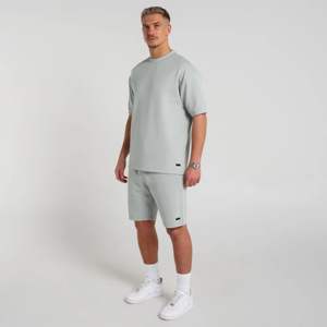 T-shirts pour hommes en coton et polyester de qualité supérieure, durables et décontractés, de différentes couleurs et tailles, à porter toute la journée. - Product Image 2