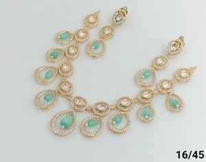 JOYERÍA DE COBRE TRADICIONAL Y DE MODA INDIA CONJUNTO DE JOYERÍA DE BODA NOVIA PARA MUJER CONJUNTO DE PENDIENTES Y COLLAR - Product Image 3