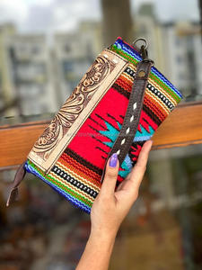 Bolso de mano de cuero con herramientas aztecas hecho a mano, elegante manta de sillín para mujer, carteras de cuero, bolso de mano de cuero con herramientas de alta calidad - Product Image 4