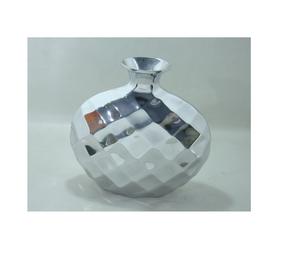 Vase à fleurs argenté de haute qualité de conception allemande Ensemble de trois pots en aluminium finition argentée pour la décoration intérieure Salon et chambre à coucher - Product Image 4