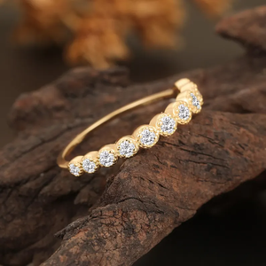 Bague de fiançailles vintage en or rose avec diamant rond pour cadeau d'anniversaire - Product Image 3