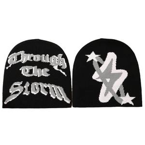 Bonnet en tricot Jacquard en gros avec logo personnalisé Y2K grande lettre et chaud tout imprimé Design de mode avec arcs dessin animé - Product Image 3