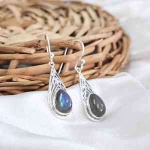 Boucles d'oreilles pendantes en labradorite faites à la main en argent sterling 925 Style vintage bijoux de fête quotidiens pour femmes - Product Image 1
