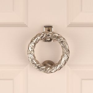 Timbre de Puerta Decorativo de Hierro Forjado, Ideal para Entradas Elegantes, Ofrece un Acabado Sofisticado y un Aspecto Atemporal - Product Image 2