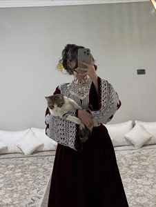 ชุดเดรสวินเทจสไตล์ชนเผ่ากุจิ ระบายอากาศได้ดี ผลิตในอัฟกานิสถานและปากีสถาน เหมาะสำหรับงานปาร์ตี้ ชุดพัทานีแบบดั้งเดิมหลากสี - Product Image 3