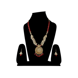 Samosa Redonda de Estilo Étnico con Cuentas Rojas Oxidadas y Patrón de Puntos para Bodas - Product Image 1