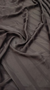 Abaya en tissu Zoom Pro de qualité supérieure, matériau doux et durable de haute qualité pour les robes traditionnelles modernes disponibles en plusieurs couleurs - Product Image 3