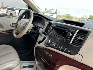 Toyota Sienna XLE 2012 Usada, 7 Pasajeros - Product Image 3