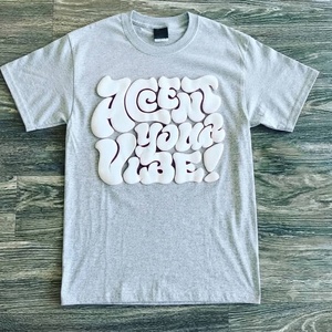 เสื้อยืดแขนสั้นสีเทาสำหรับผู้ชาย พิมพ์ลายพัฟ "I Can't Your Vibe" ที่ด้านหน้า สไตล์ลำลอง ผ้าคอตตอนเจอร์ซีย์ - Product Image 1