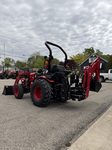 Tractor compacto con retroexcavadora en venta | Tractor Utilitario Compacto Hidrostático 2026 TYM T2025P de 24.7 HP y Tracción en las 4 Ruedas con Cargador Frontal - Product Image 6