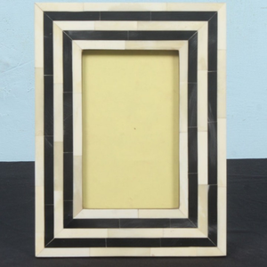 Cadre photo fait à la main en incrustation d'os noir et blanc artisanat indien décoratif vintage pour la maison ou le cadeau - Product Image 4