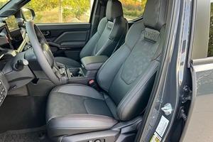 Toyota Tacoma TRD Pro 4x4 Doble Cabina 2024 Usada en Buenas Condiciones, Certificada y Limpia - Product Image 3