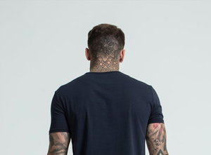 Camiseta Personalizada para Hombre en Jersey de Punto 100% Algodón Sostenible con Logotipos Personalizados, Transpirable y de Secado Rápido - Product Image 4