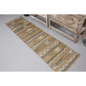 Tapis Kilim vintage, tapis turc de 1,8 x 7,1 pieds, tapis en laine à bordures brunes - Product Image 1