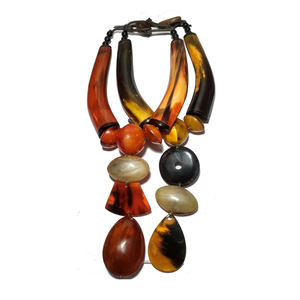 Collier en corne et résine le plus élégant, meilleure vente, colliers pour femmes et filles, emballage personnalisé, bijoux faits à la main classiques - Product Image 1