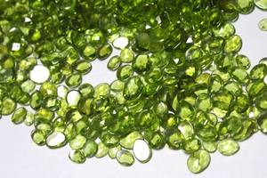 หินเพอริโดธรรมชาติแบบหลวมมีรูปทรงและขนาดต่างๆสำหรับการทำเครื่องประดับ - Product Image 3