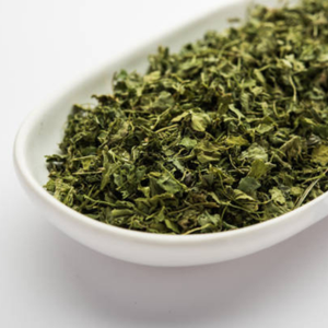 Feuilles de fenugrec séchées Kasoori Methi de qualité supérieure pour l'exportation, 100% pures, arôme riche, saveur naturelle, Gujarat - Product Image 1