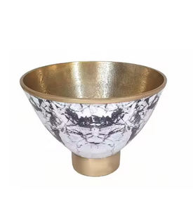 Cuenco para servir decorativo de metal contemporáneo con textura atractiva en el interior adecuado para reuniones formales y uso informal en comidas - Product Image 3