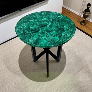 Dessus de table en pierre de malachite Table basse en marbre vert Comptoirs de cuisine sculptés à la main pour la maison - Product Image 1