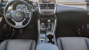 Auto Deportivo Lexus NX 300 AWD 2020 Usado en el Extranjero - Product Image 4