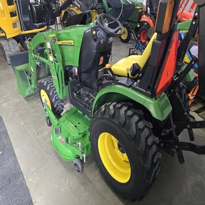 รถแทรกเตอร์ John Deere 3032E 30 แรงม้า 35 แรงม้า สำหรับการเกษตร ผลผลิตสูง พร้อมตัวโหลดด้านหน้าขนาดกะทัดรัด  ประกอบด้วยเครื่องยนต์และเกียร์ที่มีคุณภาพสูง - Product Image 3