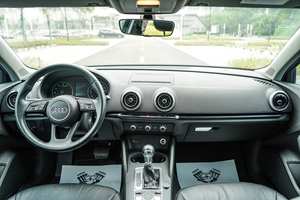 Venta Especial: Limusina SUV Usada de Aniversario, 4 Puertas, 5 Asientos, Asientos de Cuero, Techo Panorámico, Caja de Cambios Automática, Volante a la Izquierda - Product Image 6