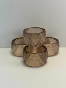 Nouveauté Anneaux de serviette en acrylique faits à la main Porte-serviettes Durable Écologique Design classique En stock Anniversaire de mariage Anniversaire - Product Image 6