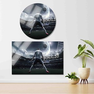 Tableau mural sur toile Cristiano Ronaldo : Impression décorative sur le thème du football, verre circulaire - Product Image 1