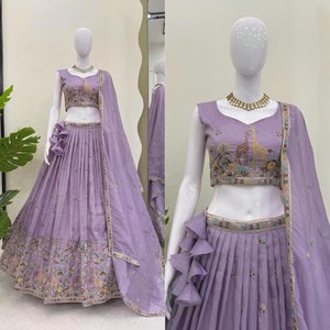 Ensembles tendance pour femmes : Magnifique Lehenga Choli avec broderie en fil Dori et travail de sequins - Product Image 3