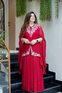 LANCEMENT DU NOUVEAU DESIGNER TROIS PIÈCES FARSHI SALWAR SUIT TISSU DOUX GEORGETTE AVEC MULTI-BRODERIES - Product Image 4