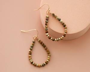 Pendientes de cuentas bohemias con flecos en cascada Andy de diseño turquesa, regalo de joyería único - Product Image 1