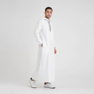 Vêtements islamiques modestes pour hommes, robe <span class=keywords><strong>marocaine</strong></span> à capuche brodée, polyester noir, thobe, poches zippées, stock en gros, respirant - Product Image 2